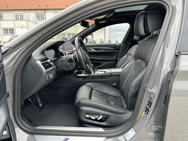 BMW Řada 7 (2019) BMW 745Le xDrive LONG aut. ser - fotka 9 z 57
