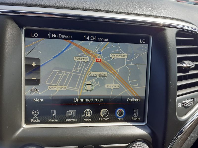 Jeep Grand Cherokee (2017) 3.6  V6  4x4 - fotka 16 z 35