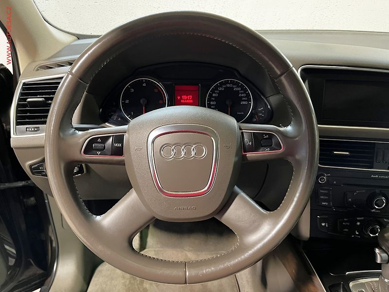 Audi Q5 (2012) 2.0 TDi Quattro, AT, bixen - fotka 15 z 16