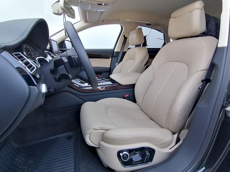 Audi A8 (2010) 4,2 V8 Quattro TOP - fotka 6 z 25