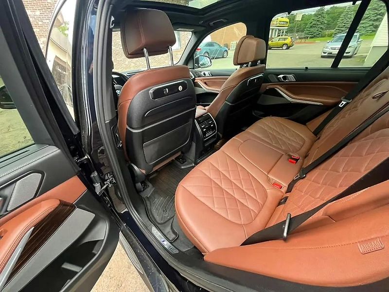 BMW X5 (2024) Auto na cestě - fotka 11 z 15