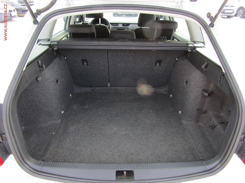 Škoda Octavia (2013) 1.6TDi, 2.maj,ČR, AC, STK10 - fotka 7 z 14