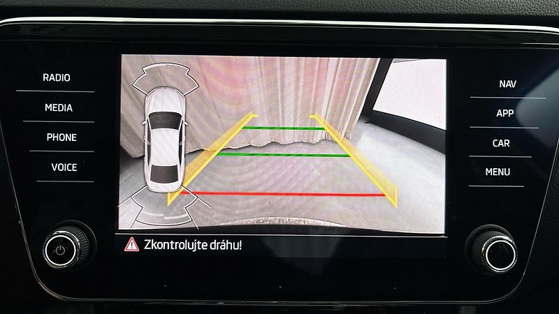 Škoda Superb 2.0 TDI DSG 4x4 Style - fotka 12 z 30