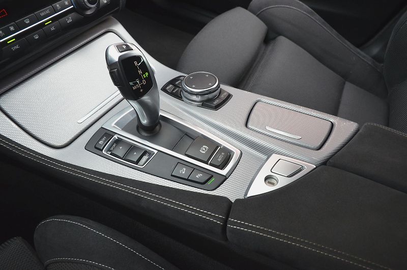 BMW Řada 5 (2016) 520d xDrive AT / ČR / M-PAKET - fotka 26 z 39