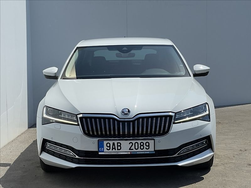 Škoda Superb 2,0 DSG 4x4 L&K LEDmatrix+360° - fotka 23 z 25
