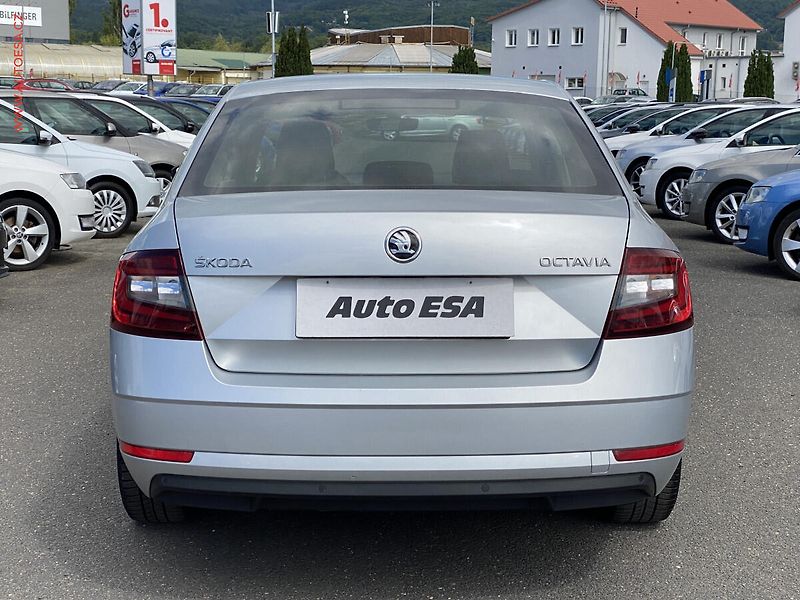 Škoda Octavia (2017) 1.6 TDi, ČR, Style, LED - fotka 5 z 16