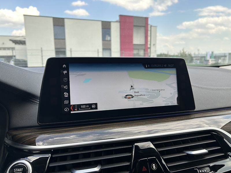 BMW Řada 5 5540i xDrive Luxury Line - fotka 21 z 37