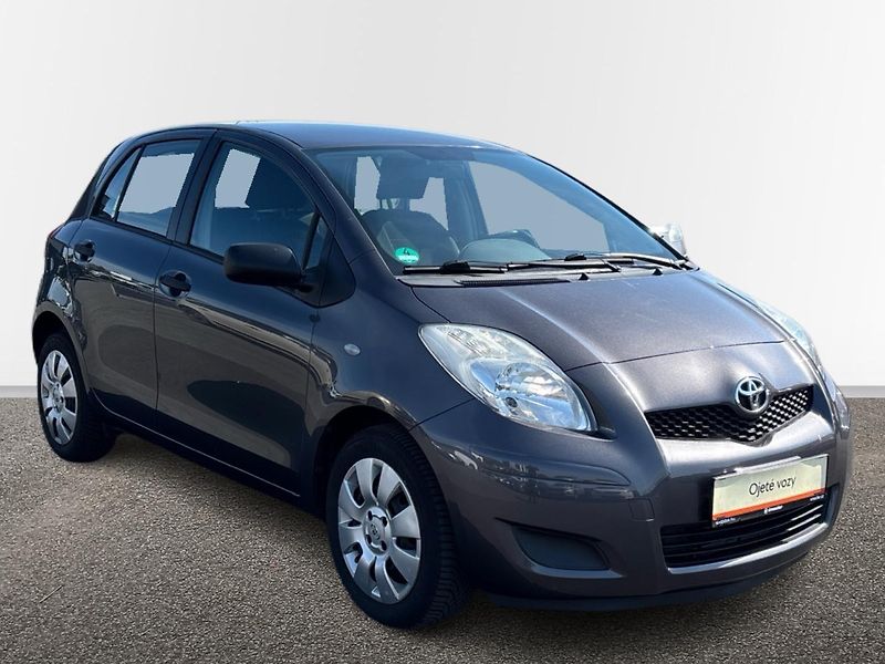 Toyota Yaris Hatchback - fotka 14 z 27