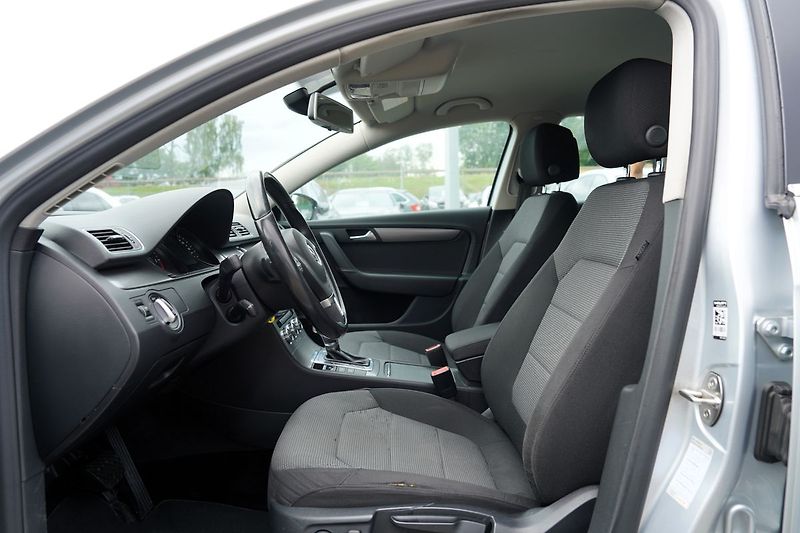 Volkswagen Passat 2.0 TDI DSG 140PS/navigace - fotka 15 z 32