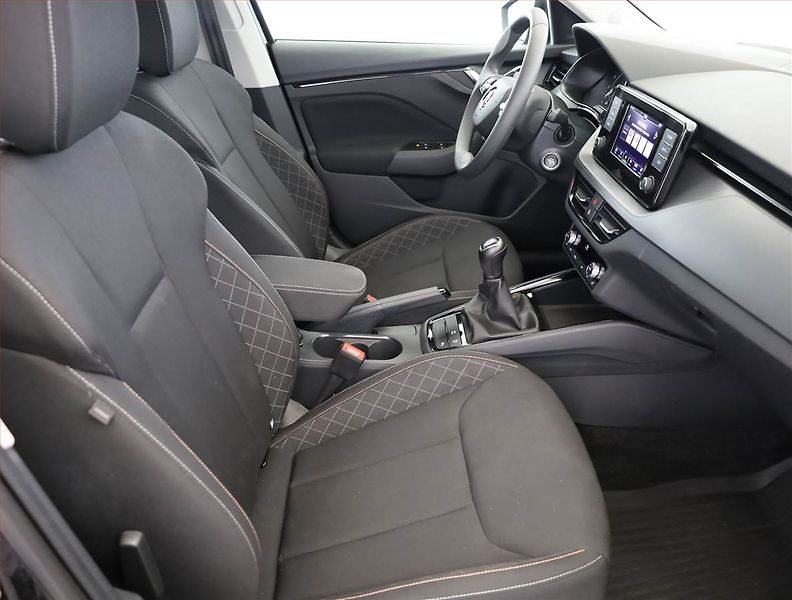 Škoda Kamiq (2023) Ambition Plus 1.0 TSI, ČR - fotka 7 z 19