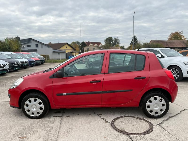 Renault Clio - fotka 3 z 9