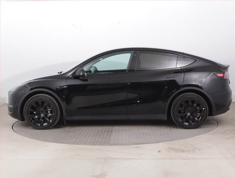 Tesla Model Y (2023) Long Range AWD 79kWh, SoH 91% - fotka 3 z 23