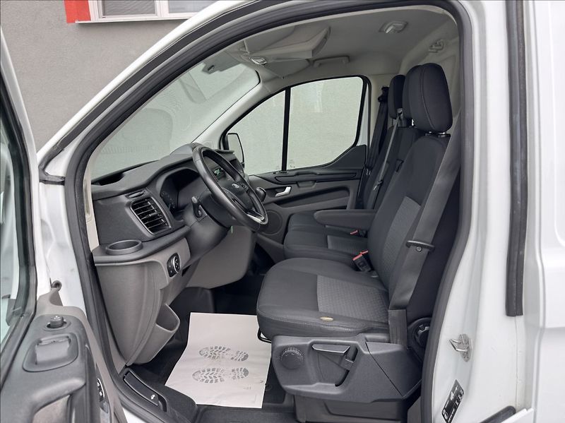 Ford Transit Custom 2,0 TDCi L1H1 DPH 1.maj ČR - fotka 27 z 50