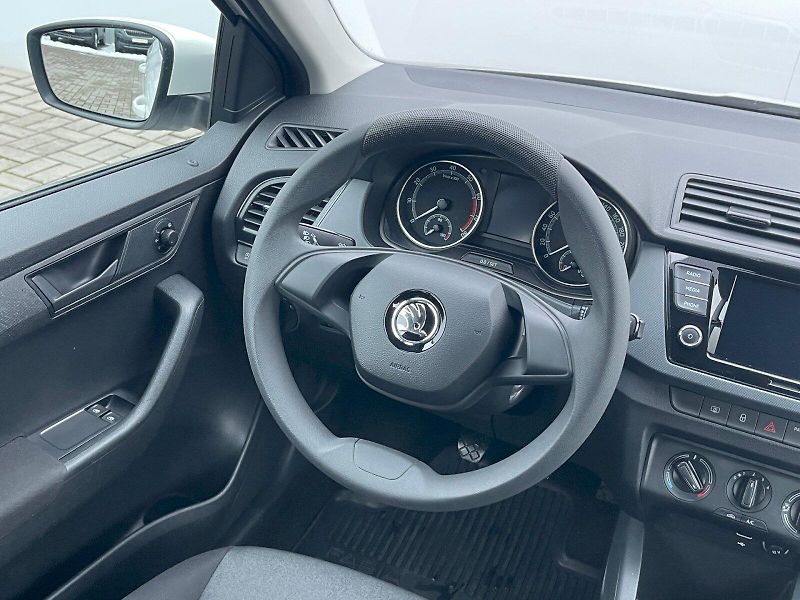 Škoda Fabia (2021) Combi 1.0 TSI / 70 kW Active T - fotka 17 z 30