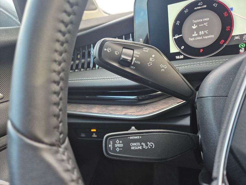 Škoda Superb Combi 2,0 TDI DSG 4x4 142kW L& - fotka 23 z 41