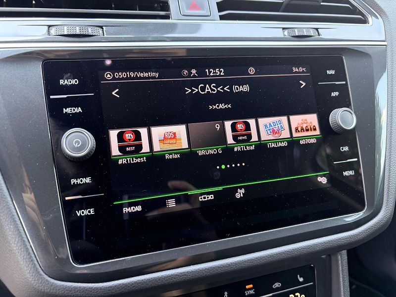 Volkswagen Tiguan 2.0TDI ELEGANCE DSG REZERVACE - fotka 34 z 63