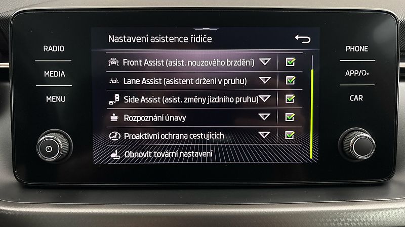 Škoda Scala 1.0 TSI DSG Style - fotka 25 z 28