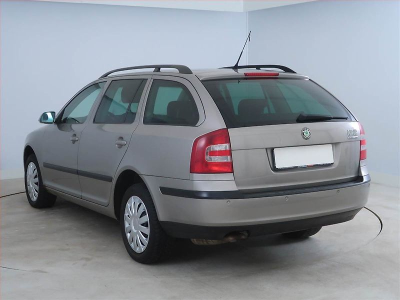 Škoda Octavia (2007) Elegance 2.0 TDI, 4X4, po STK - fotka 4 z 19