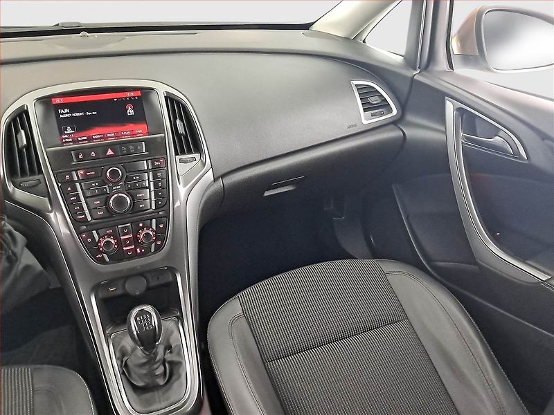 Opel Astra (2014) 1.6 CDTI, Xenony, Tempomat - fotka 8 z 17