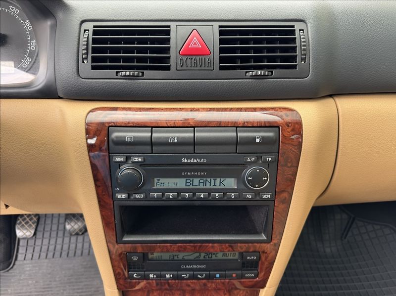 Škoda Octavia 1,9 TDI 81kW ELEGANCE původ ČR - fotka 33 z 48