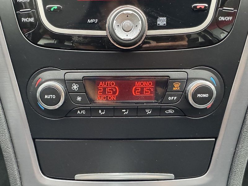 Ford Mondeo (2013) 1.6i EcoBoost Titanium Xenony - fotka 13 z 50