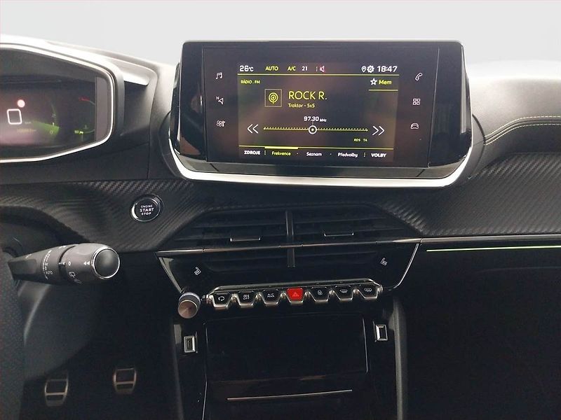 Peugeot 2008 (2020) GT Line 1.2 PureTech - fotka 12 z 17