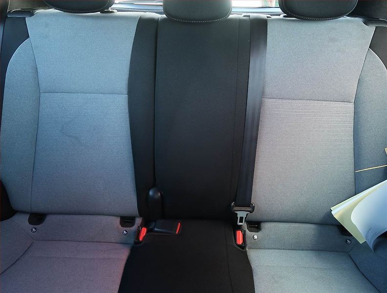 Hyundai i20 (2016) 1.2, Serv.kniha, Park. senzory - fotka 10 z 16