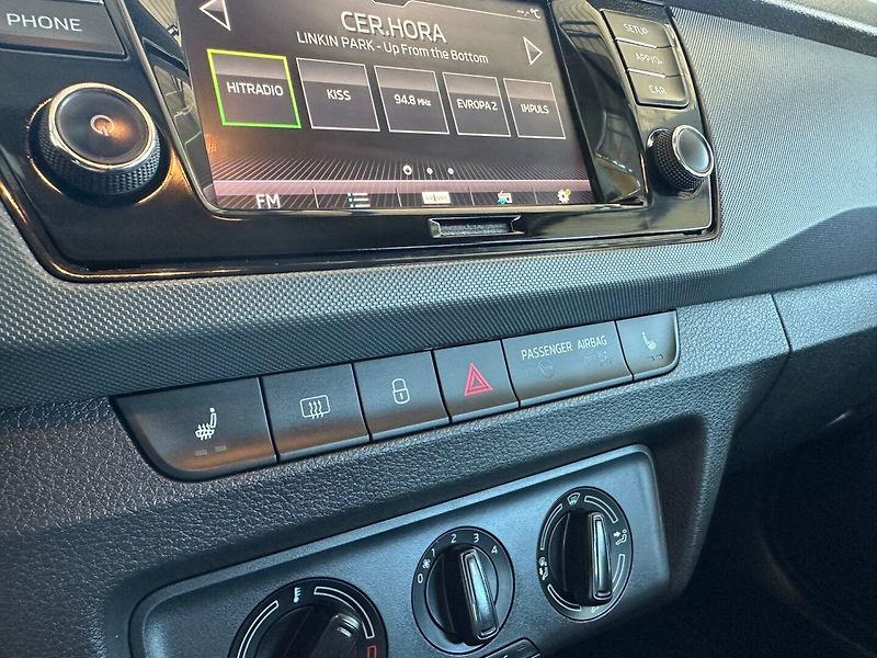 Škoda Fabia (2019) 1.0MPi APP, VÝHŘEV SED. - fotka 11 z 14