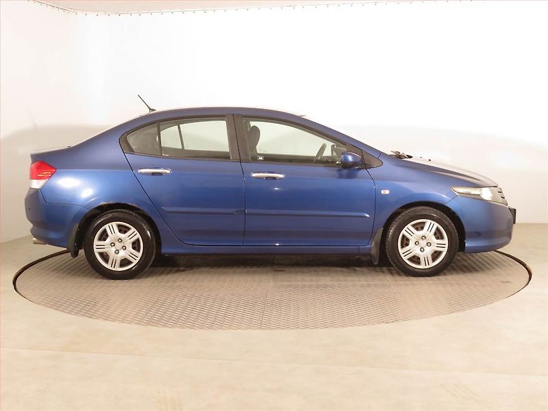 Honda City (2011) 1.4 i-VTEC, Serv.kniha, po STK - fotka 6 z 14
