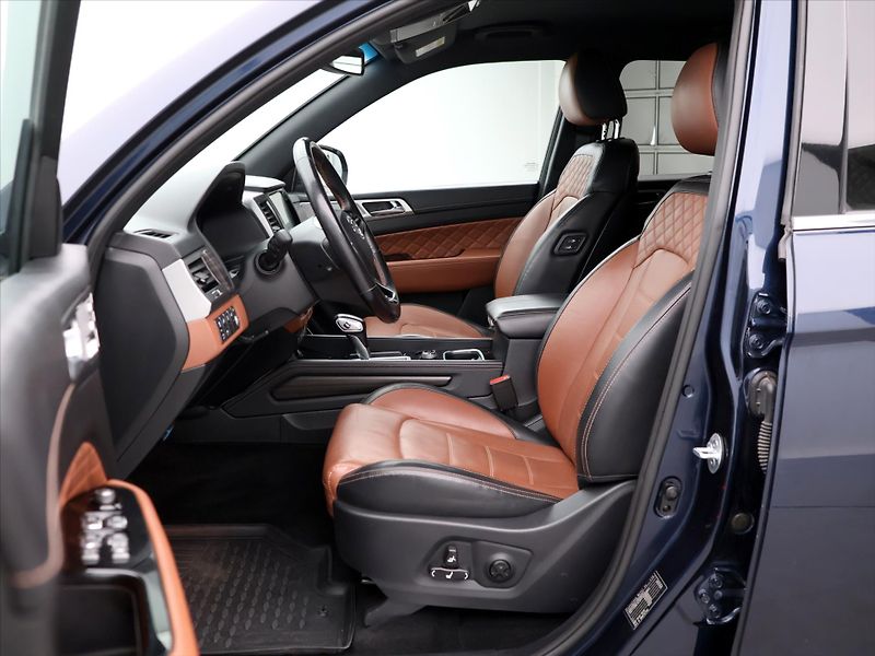 SsangYong Rexton 2,2 e-XDI 133kW Aut. Premium - fotka 12 z 41