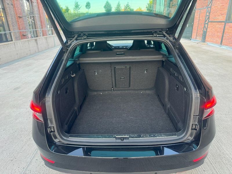 Škoda Superb (2024) Sportline 2,0 TDI 110 KW AUT - fotka 10 z 28