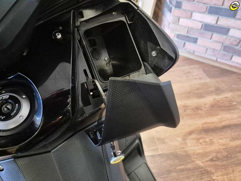 Yamaha T-Max 530 (2012) - fotka 16 z 21