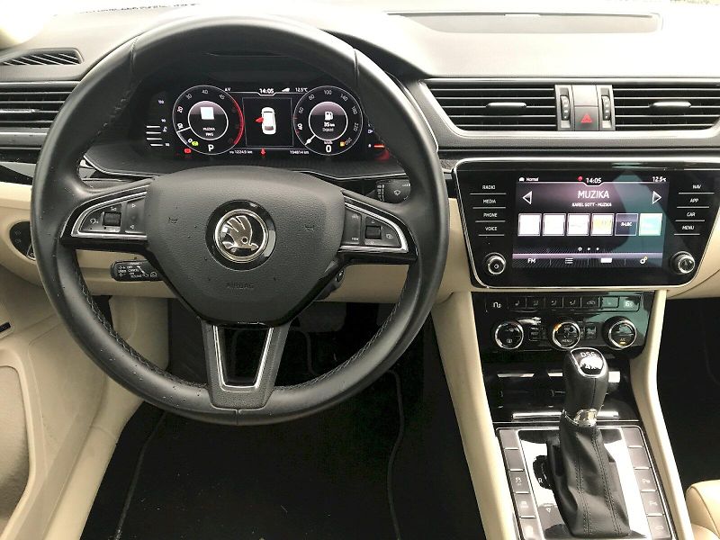 Škoda Superb (2019) Combi  L&K 4x4 2,0 TDI DSG - fotka 5 z 29