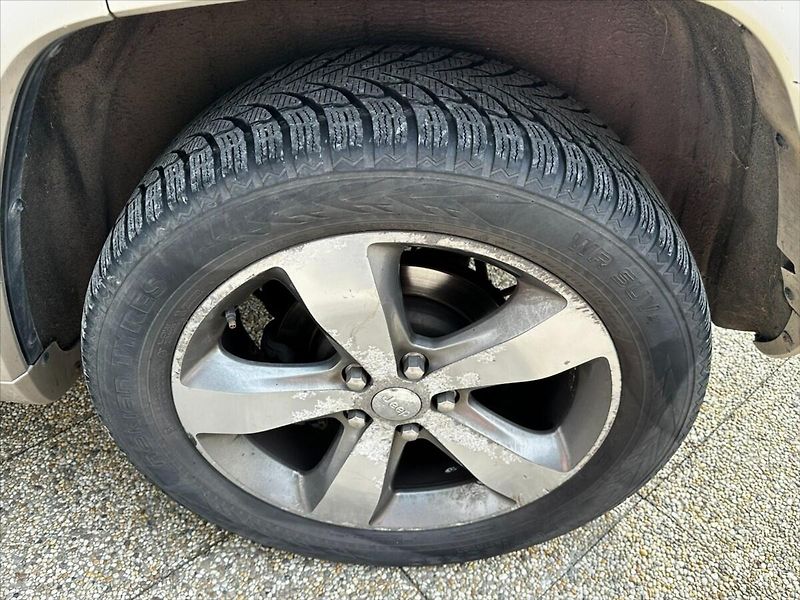 Jeep Grand Cherokee 3,0 184kW Overland 4x4 - fotka 44 z 45