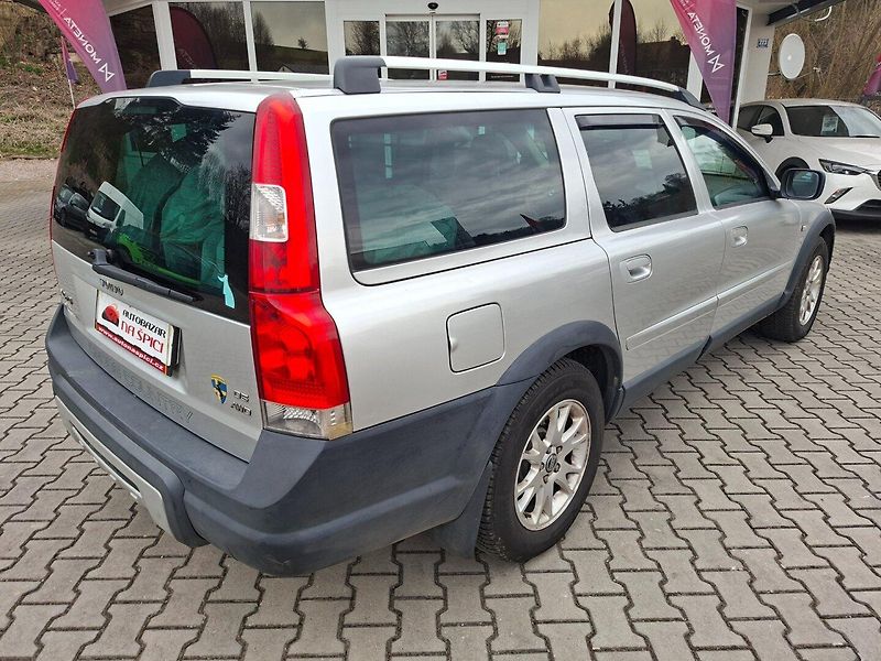 Volvo XC70 (2005) 2.4 D5 120kW AWD -PLNÝ SERVIS! - fotka 8 z 43