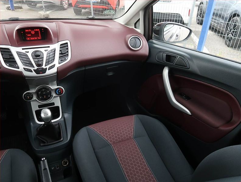 Ford Fiesta (2008) 1.6 Ti-VCT, Serv.kniha - fotka 8 z 18