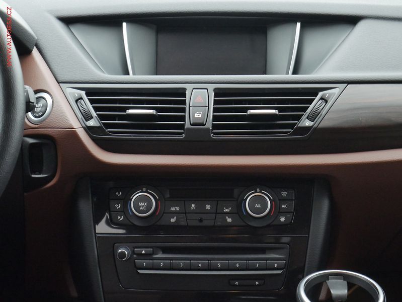 BMW X1 (2013) 2.0xd xD, AT, bixen - fotka 11 z 22