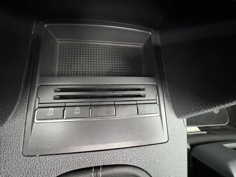 Volkswagen Touran 2,0 TDi 103kW Xen,Pano,Nez.top - fotka 11 z 42