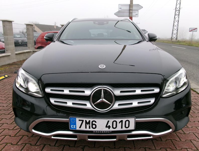 Mercedes-Benz Třídy E (2019) E 400D 4MATIC ALLTERRAIN - fotka 3 z 53