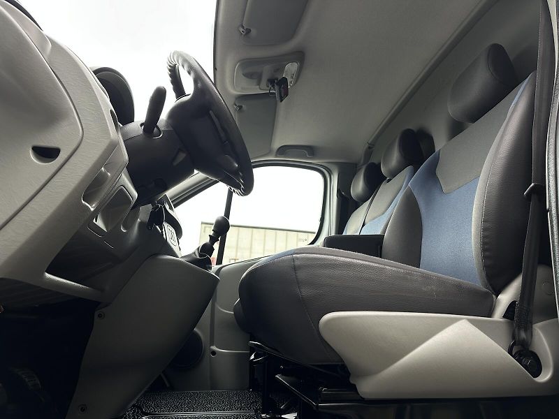 Renault Trafic 2.0dCi 90PS L1-H1 6RM CHLAĎÁK - fotka 17 z 28