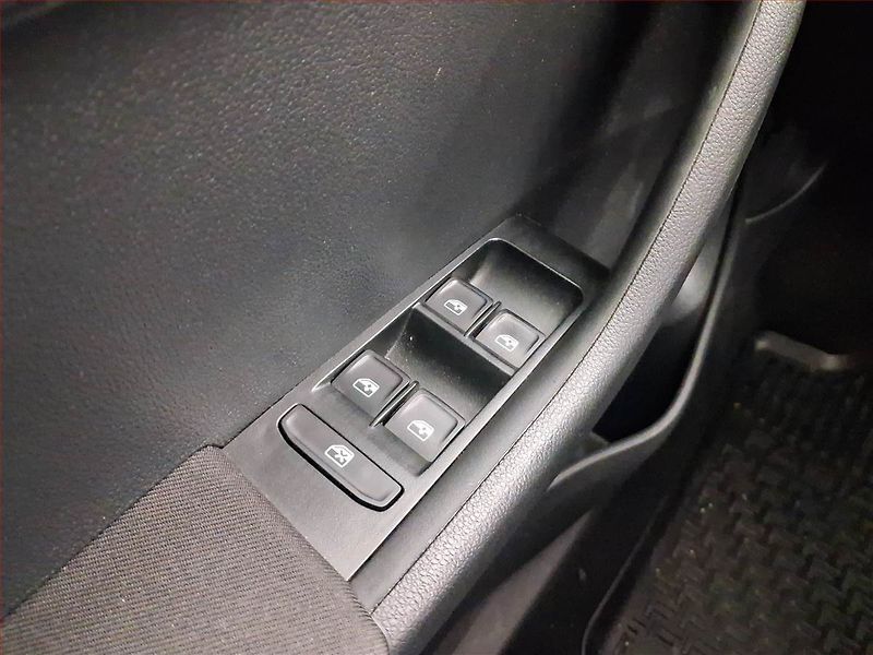 Škoda Fabia (2022) Style 1.0 TSI, ČR,1.maj - fotka 16 z 19