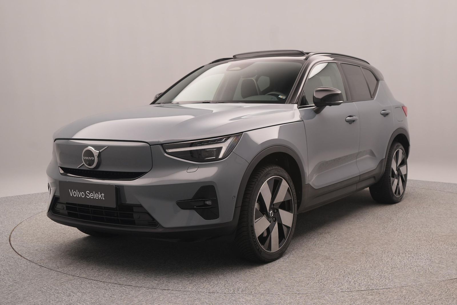 Volvo XC40 PURE ELECTRIC TWIN ENGINE PLUS
