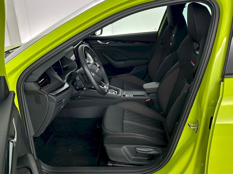Škoda Octavia (2025) Combi DSG 2.0TSI 195kW RS - fotka 7 z 35