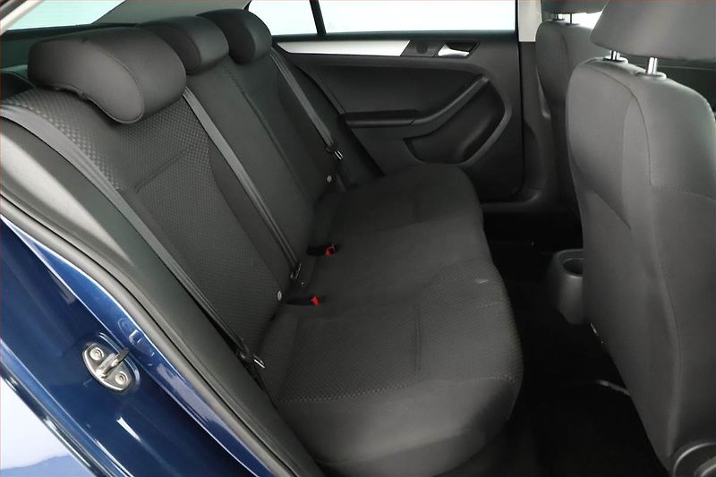 Volkswagen Jetta (2012) 1.2 TSI, Serv.kniha - fotka 7 z 13