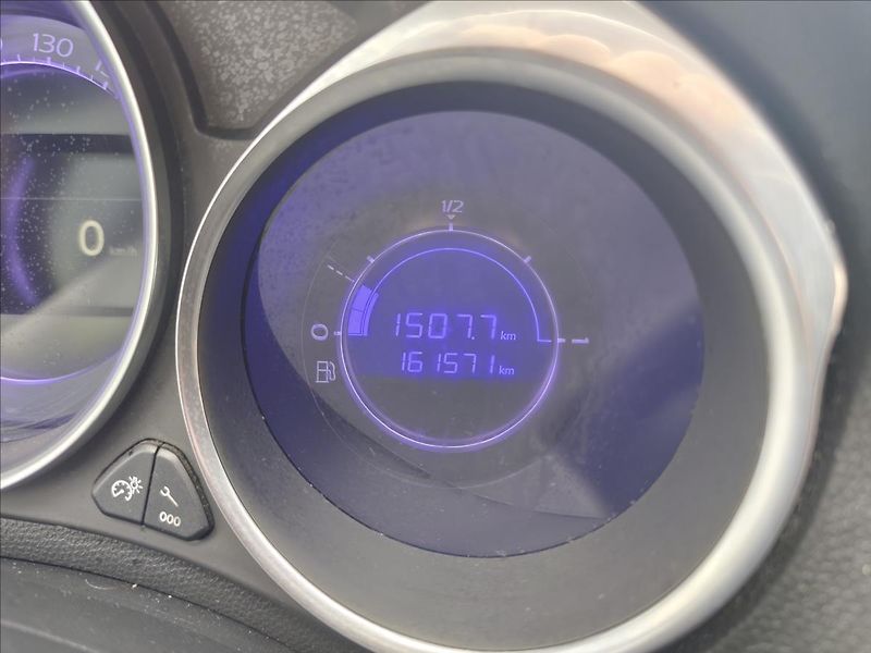 DS Automobiles DS4 2,0   Sport - Chic 2,0HDI 133k - fotka 6 z 16