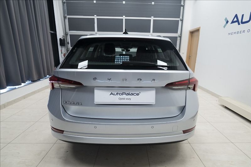 Škoda Octavia 2,0 TDI VÝHŘEV ČR 2x KOLA - fotka 5 z 35