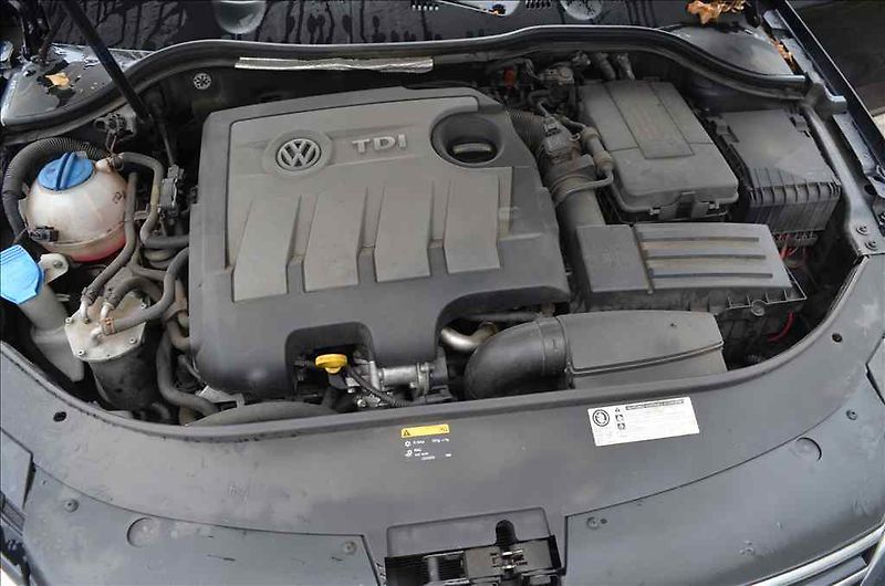 Volkswagen Passat (2014) VARIANT 1,6 TDI DSG - fotka 12 z 21
