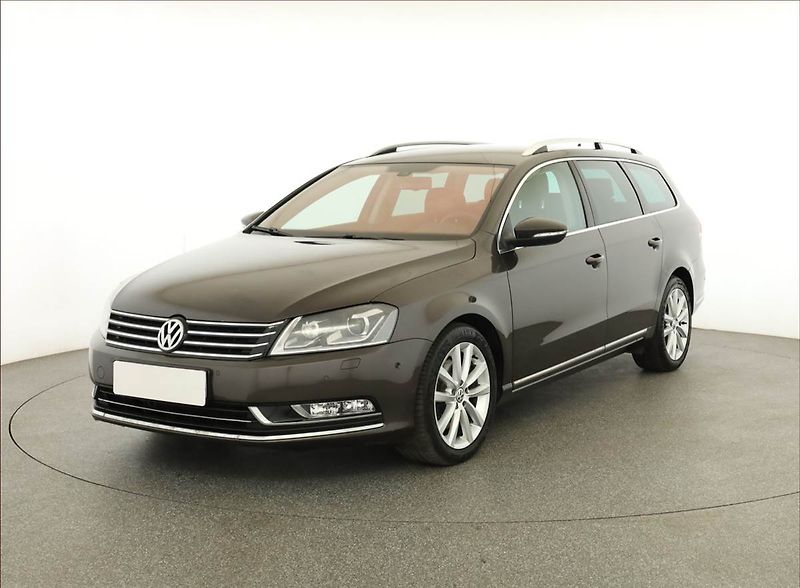 Volkswagen Passat (2013) 2.0 TDI, 4X4, Serv.kniha - fotka 2 z 18