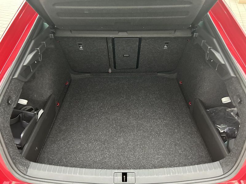 Škoda Octavia 1.5 TSI SportLine - fotka 28 z 30