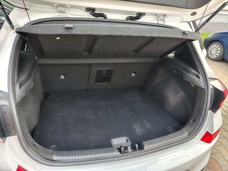 Hyundai i30 1.4 /103kW - fotka 11 z 13